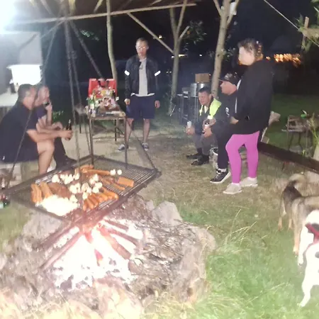 Luxe tent Herbergerowka Na Wsi *