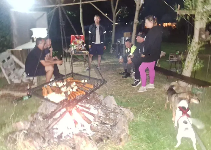 Luxe tent Herbergerowka Na Wsi *